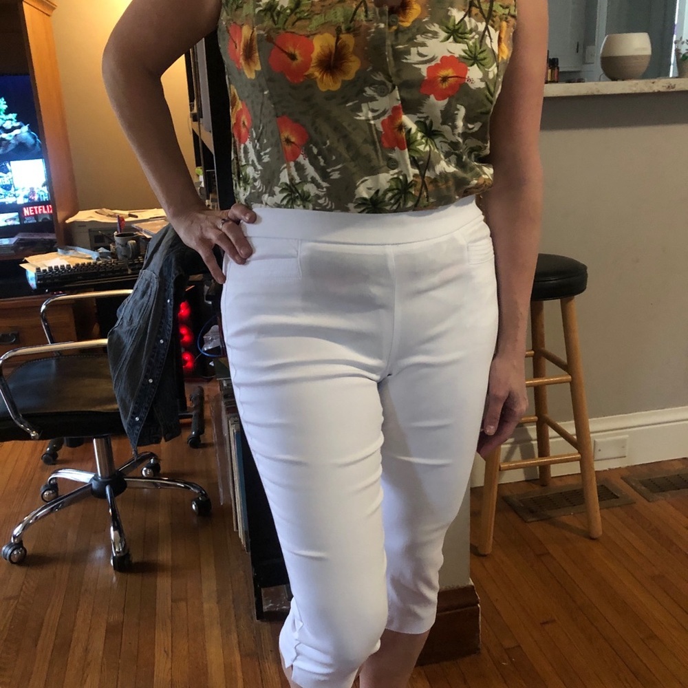 White stretch Capri pants cigarette pants Mid high